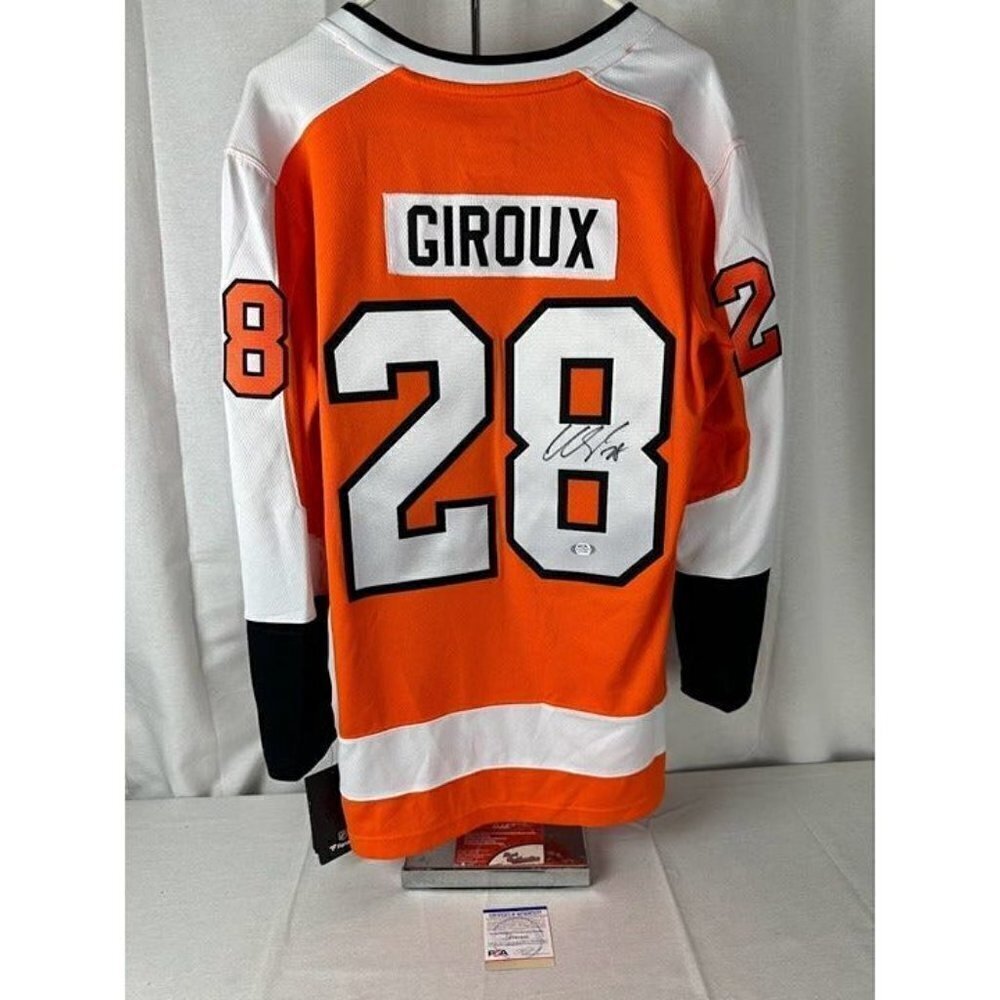 Claude Giroux signed autographed Philadelphia Flyers authentic jersey PSA
